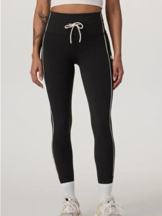 Vuori SET of Daily Piped Bra & Legging in Black - Picture 2 of 7